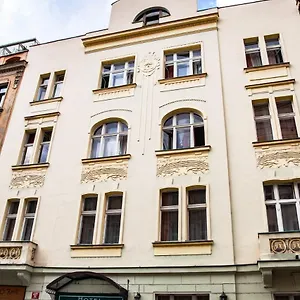 Sunflower Hotel Praga